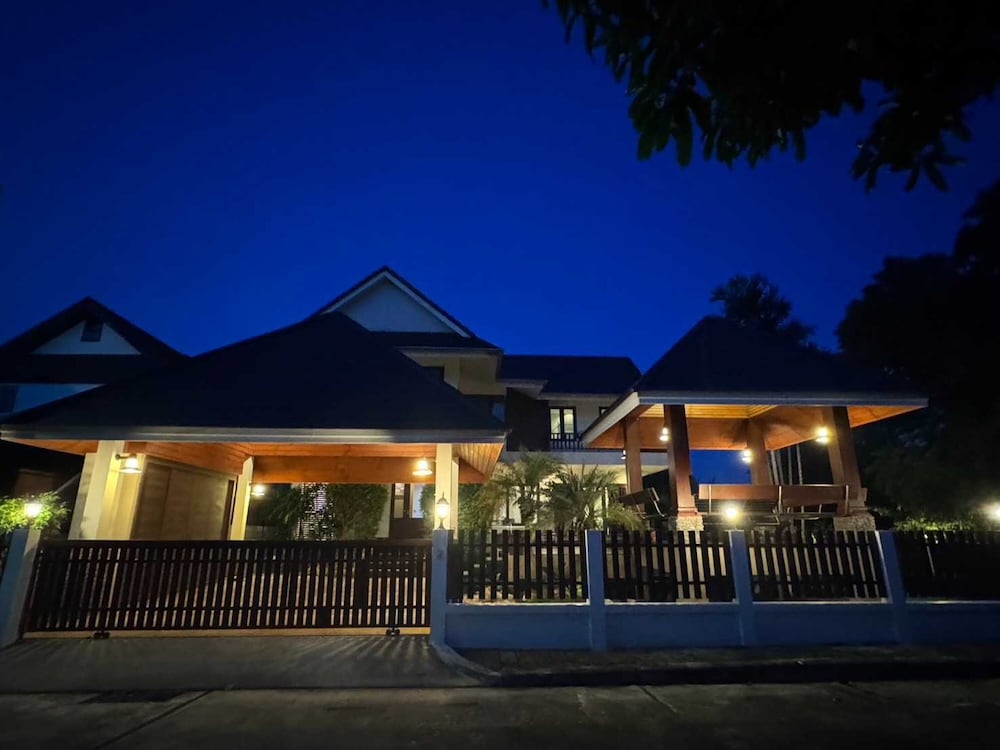 Premium Villa Baan Kinlom Chomlay 写真4