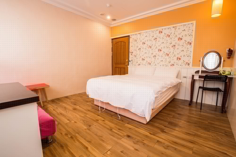N. Castle Hotel 30/41