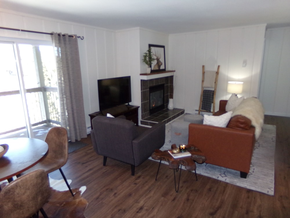 Blue River Condos 3 Bed 2 Bath 23/38