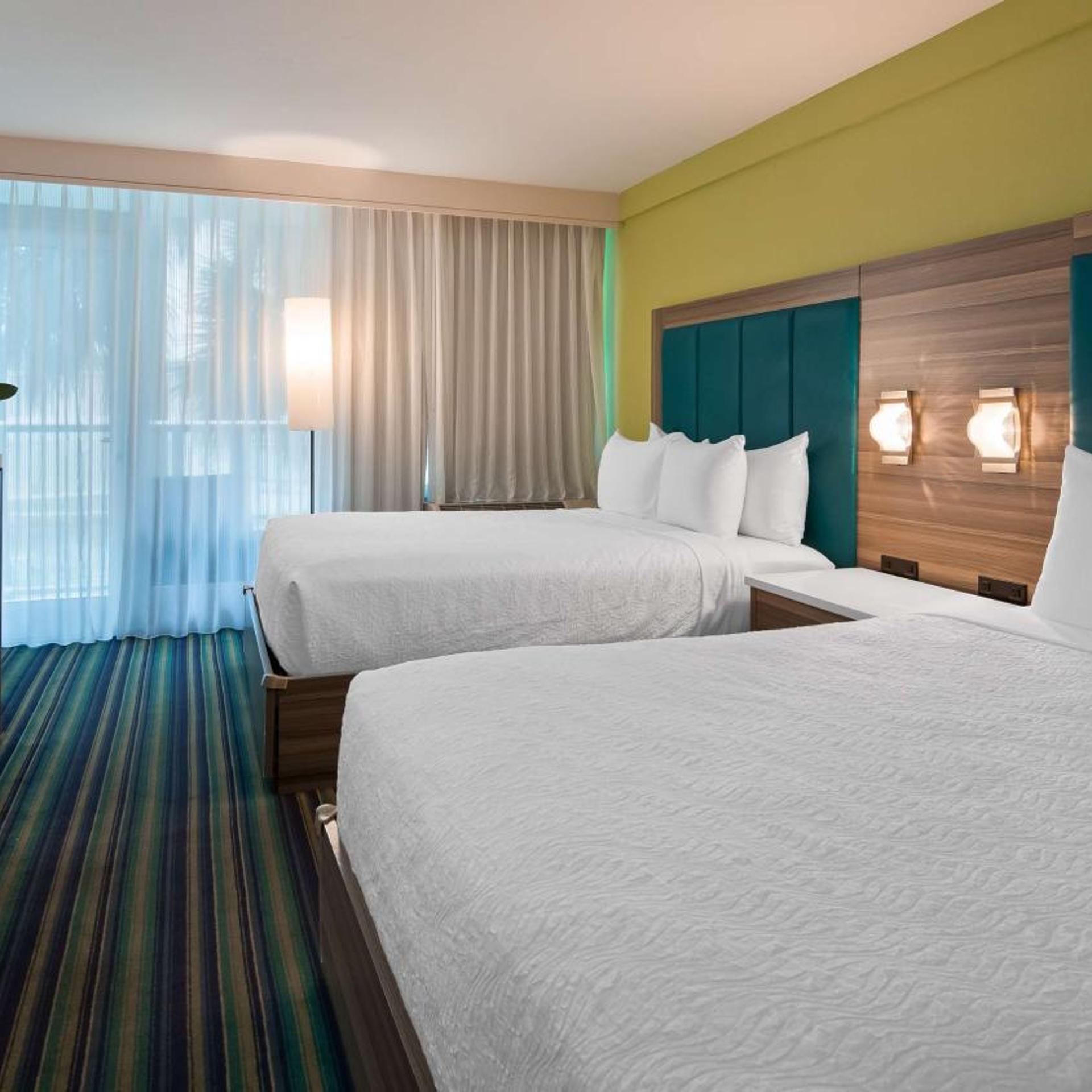 Room, Queen Bed, Balcony