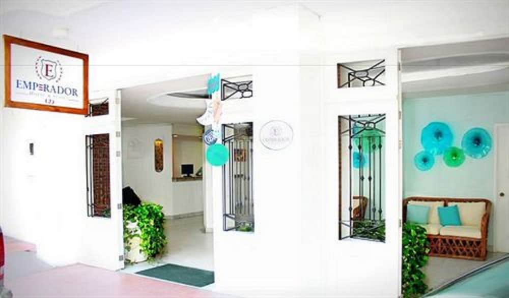 Emperador Vallarta Beachfront Hotel and Suites 7/74