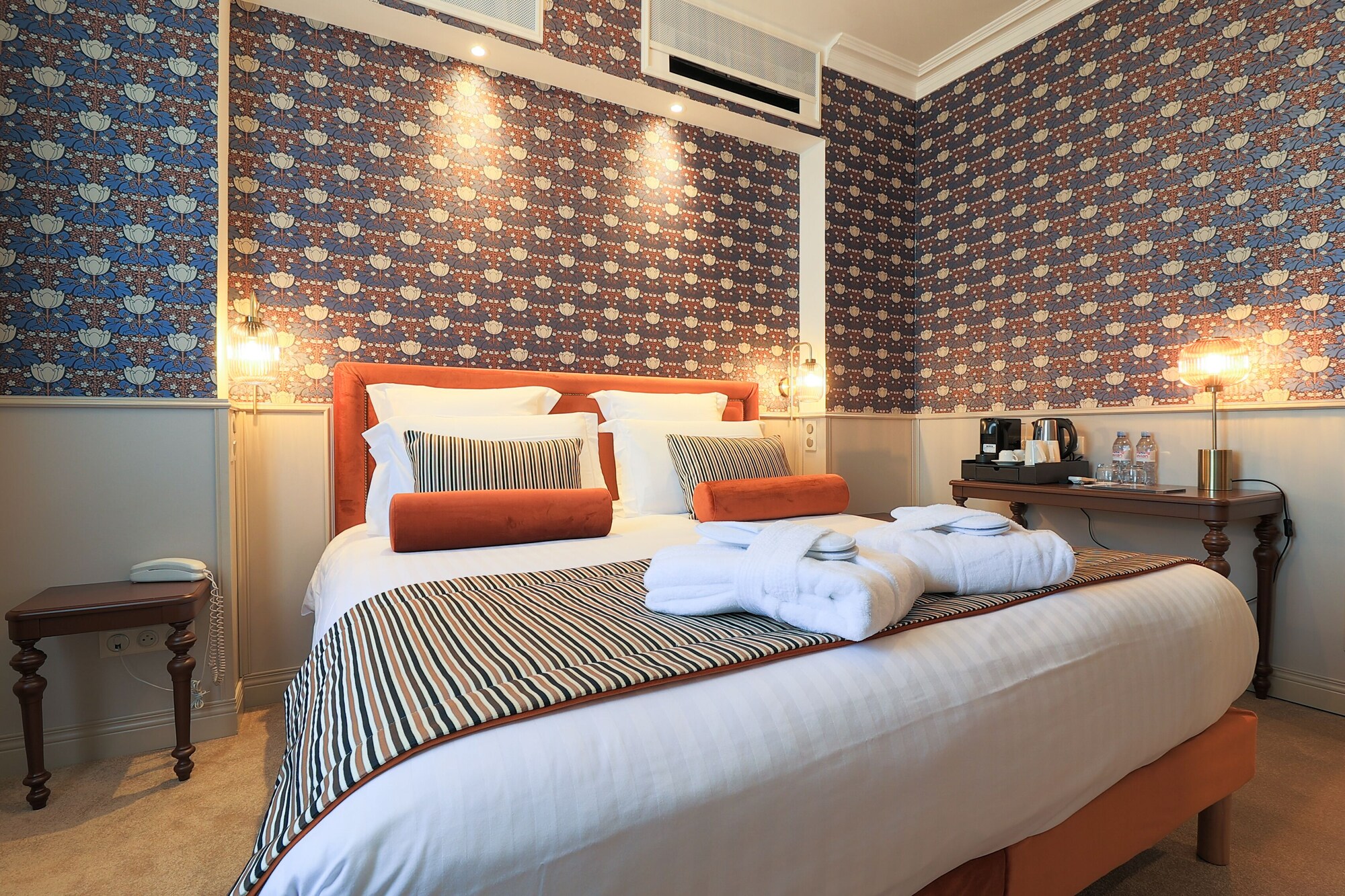 CLASSIC, DOUBLE BED