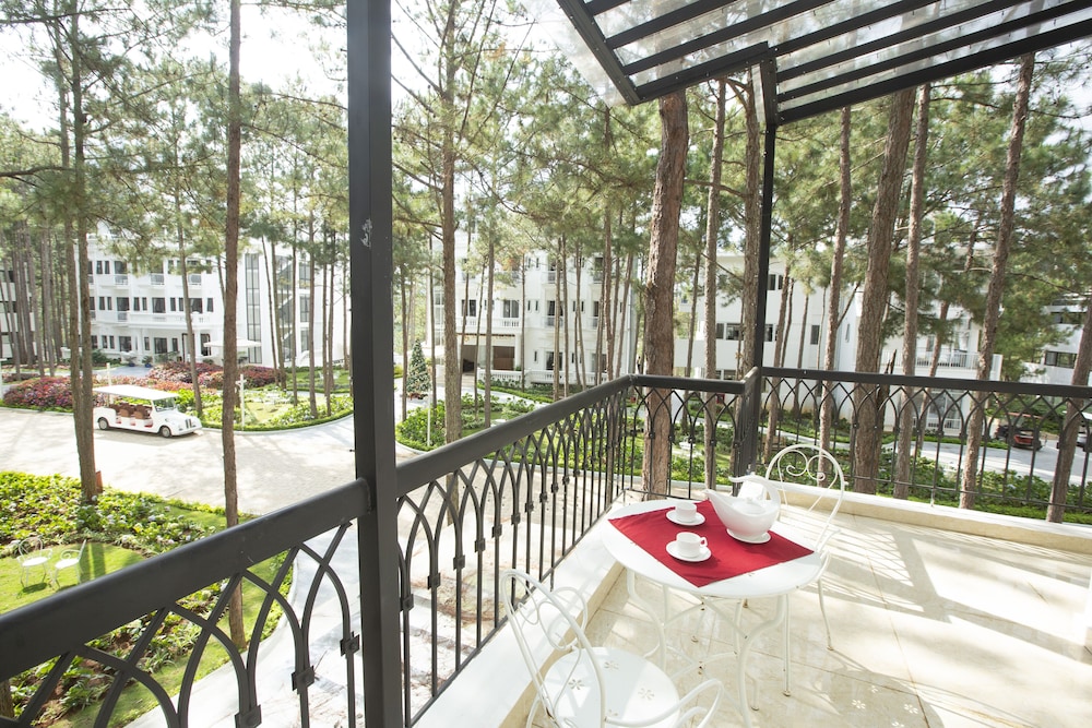 Cereja Hotel & Resort Dalat 46/50