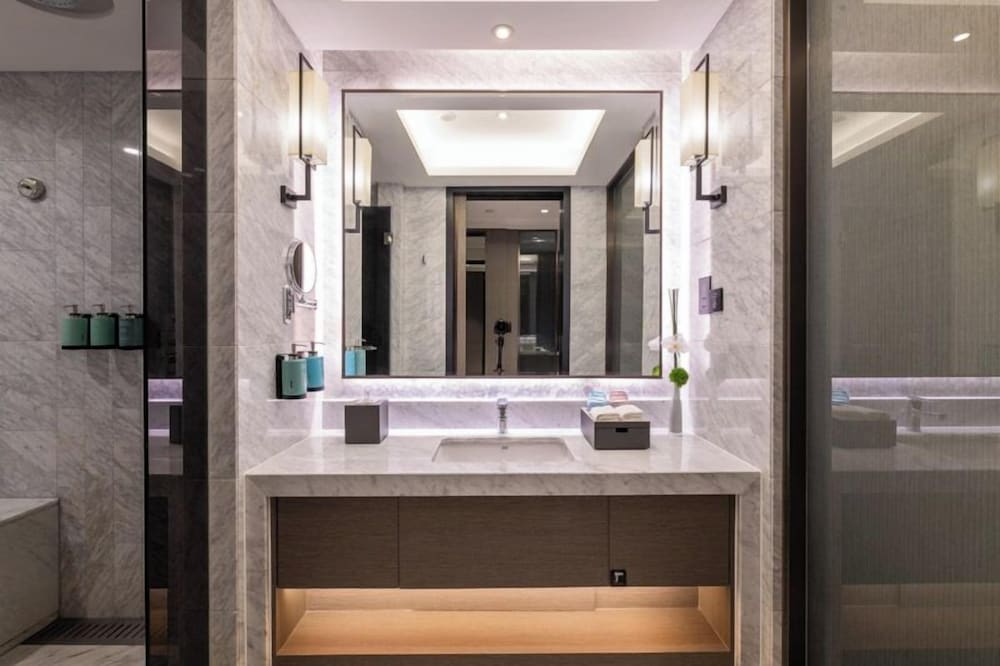 Novotel Kunshan Yangcheng Lake 55/60