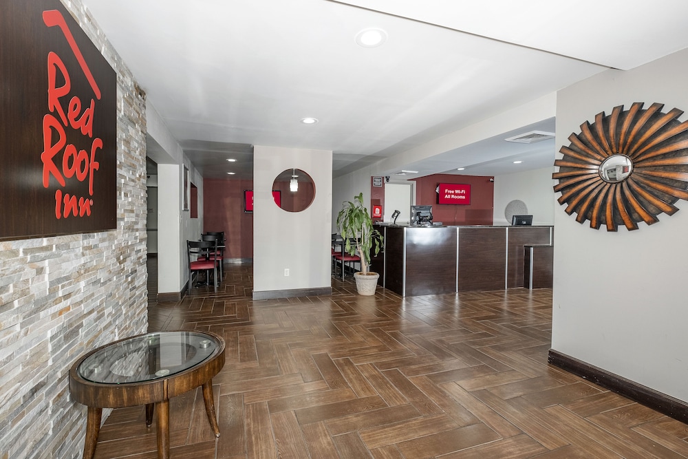 Red Roof Inn Raleigh North-Crabtree Mall/Lenovo Center 13/34