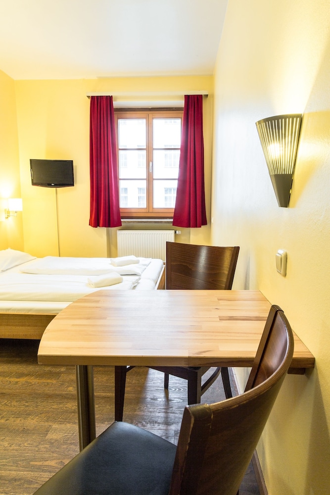 Euro Youth Hotel Munich 59/64