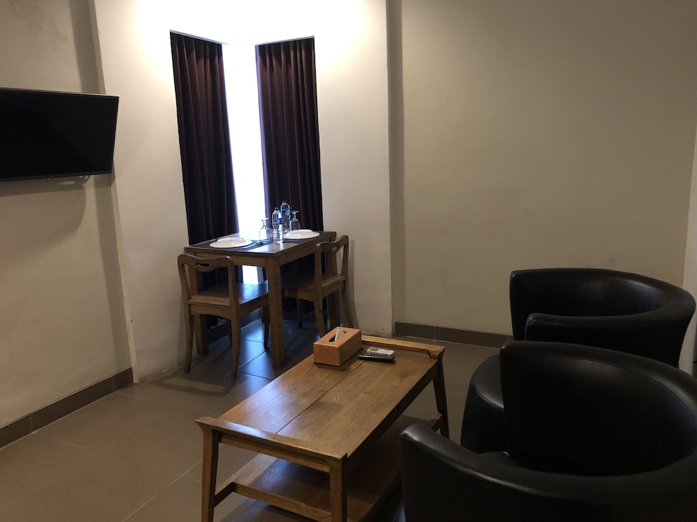 Burza Hotel 22/33