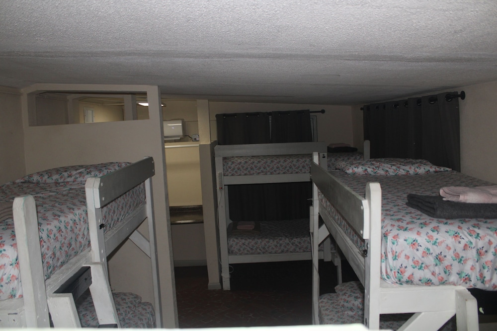 Hoosville Hostel 52/66