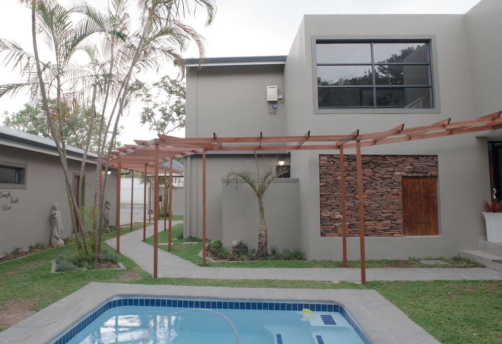Hillside Guesthouse 45/50