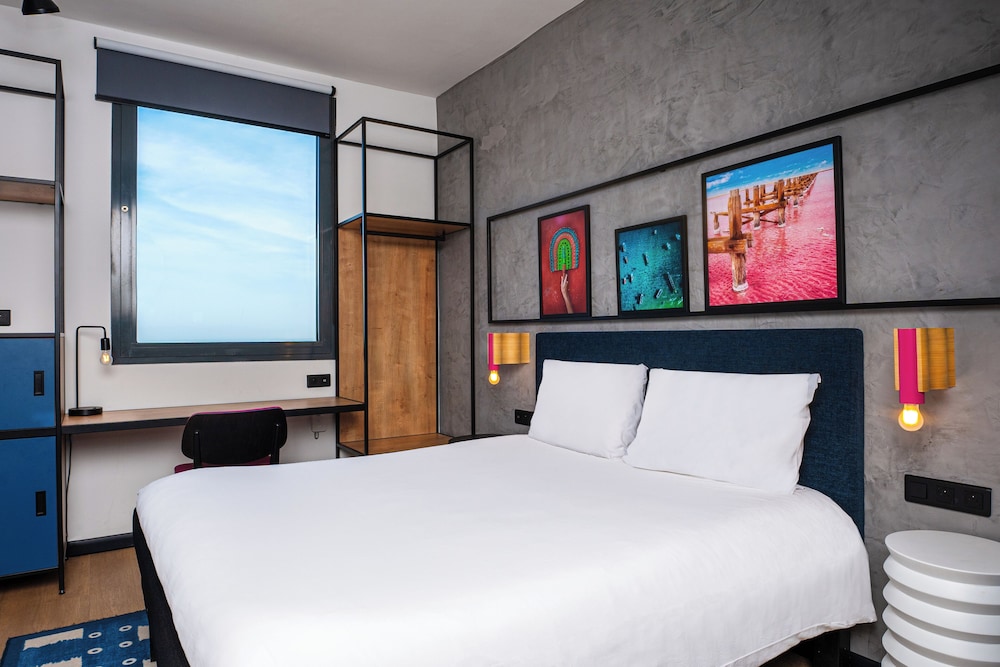Ibis Styles Dakar 11/67