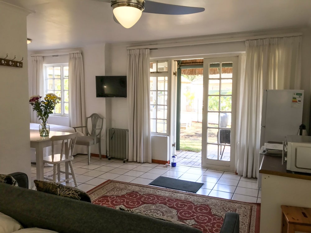 Howard's End Manor 24/50