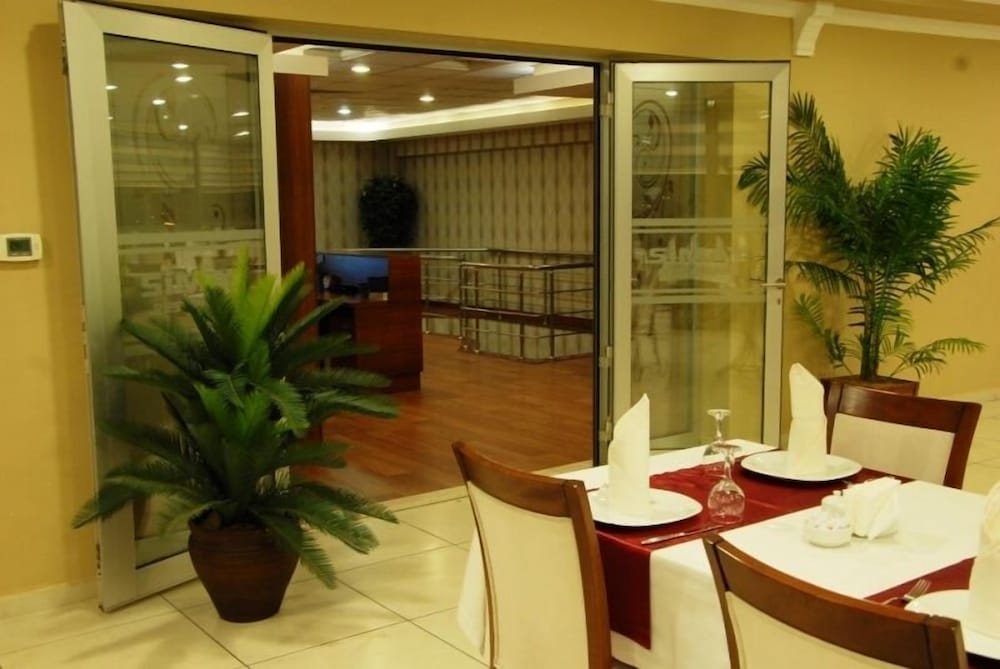 Grand Simay Hotel 38/50