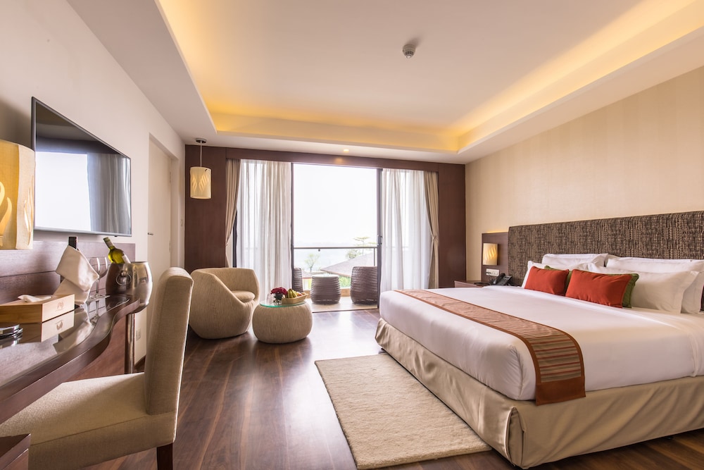 EXECUTIVE, SUITE, MOUNTAIN VIEW, BATHTUB