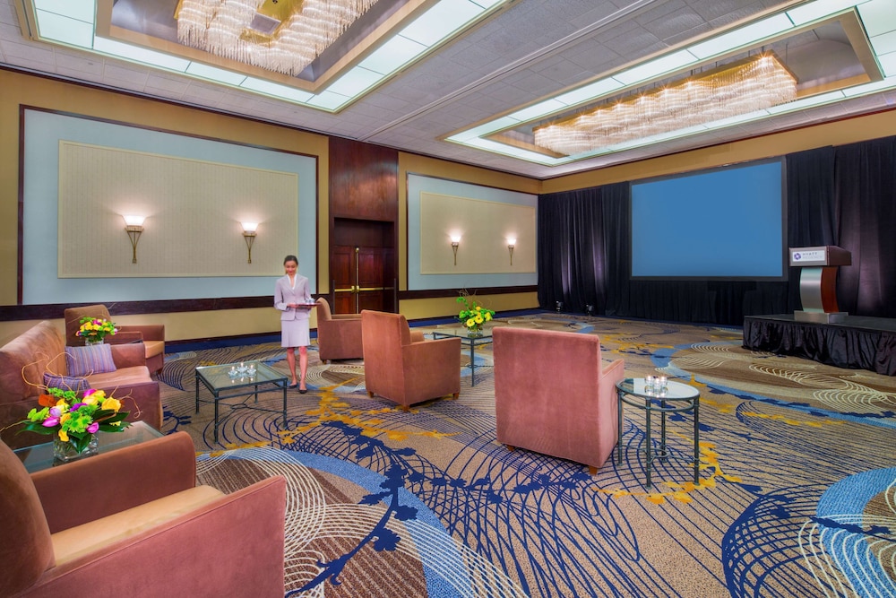 Hyatt Regency Buffalo 35/60