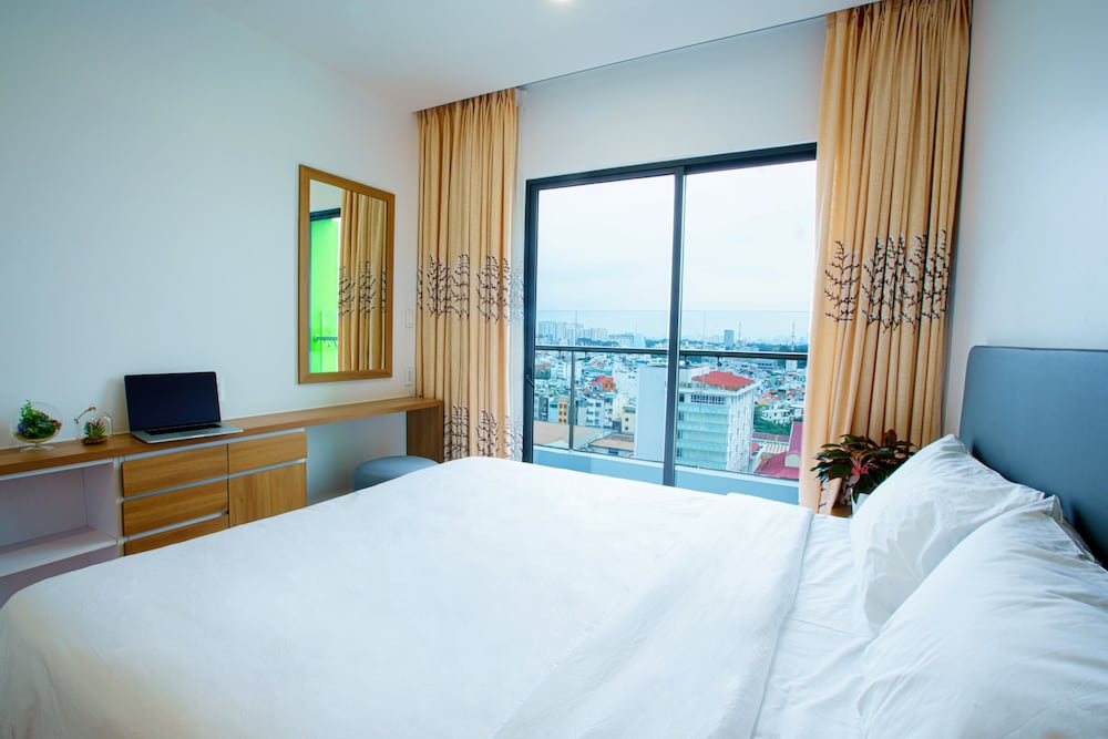Republic Plaza Apartment 9/38