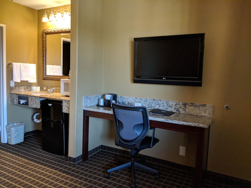 Quality Inn & Suites Westminster Seal Beach 33/37