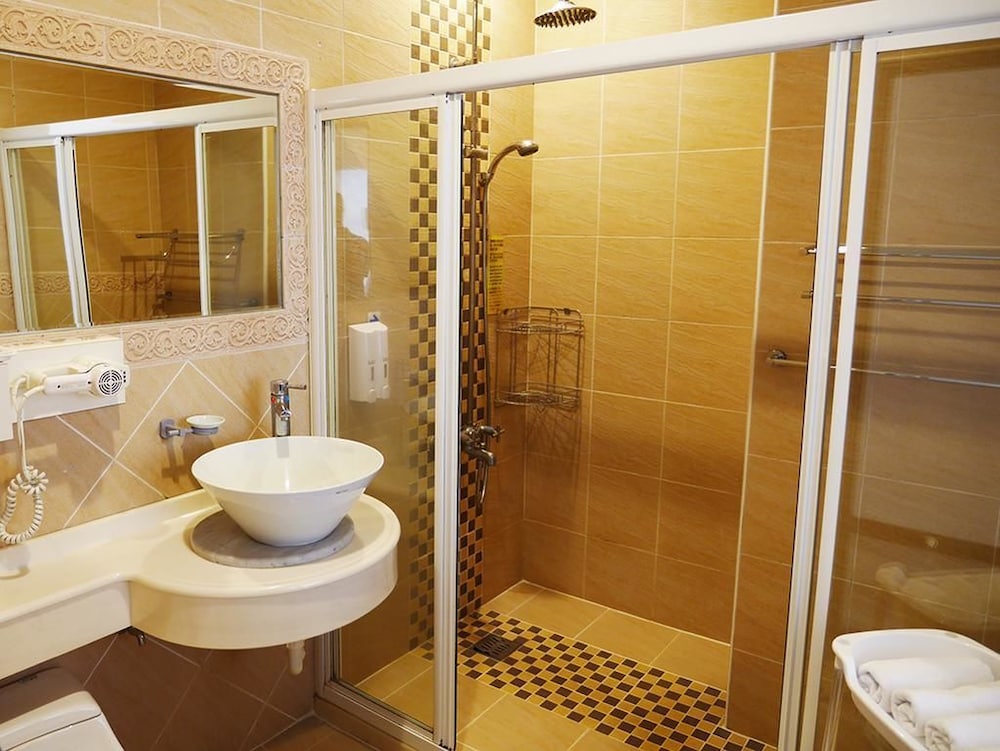 Cherng Yuan Hotel 13/51