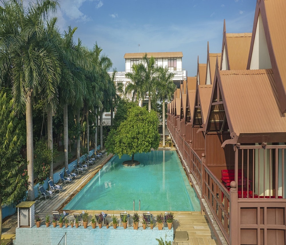 Hotel Mango Hill 35/50