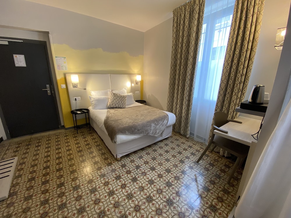 Majestic Hotel 14/50