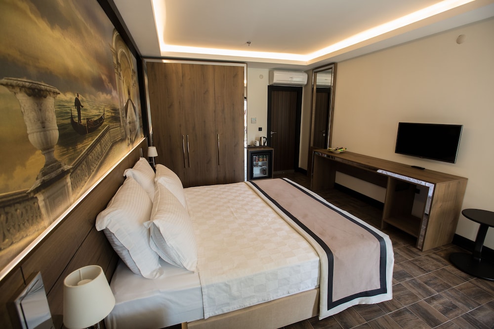 Northdoor Hotel 9/50