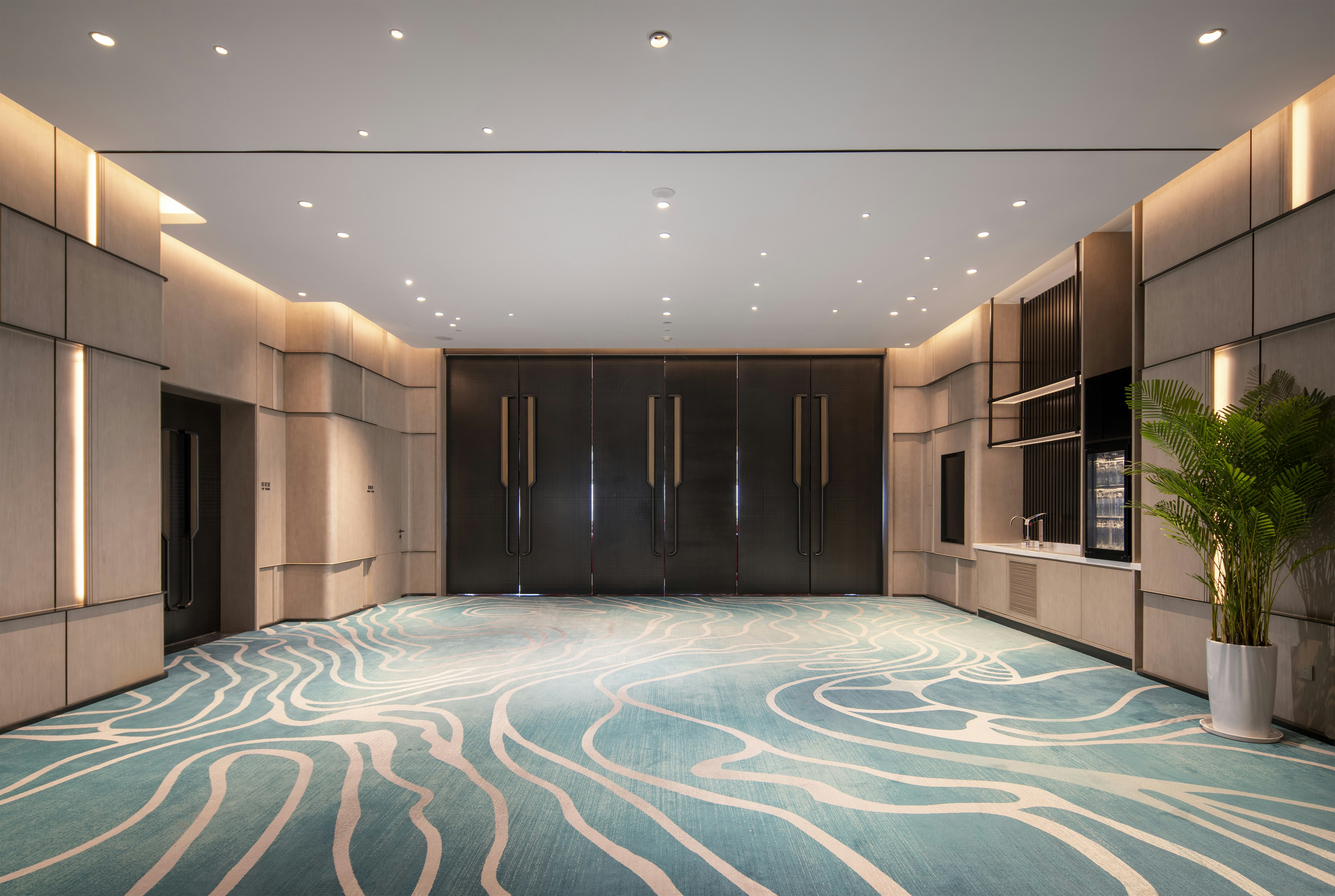 DoubleTree by Hilton Guang an 24/47