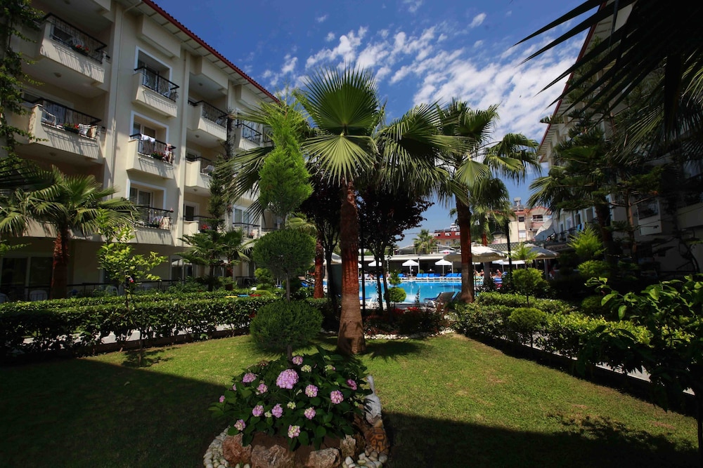 Sun City Apartments 37/42