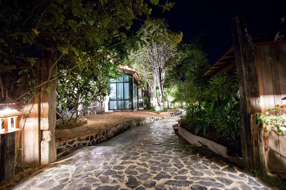 Foresto Sukhothai Guesthome 57/63