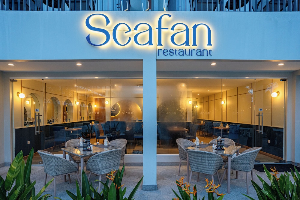 Seabed Grand Hotel Phuket in Wichit