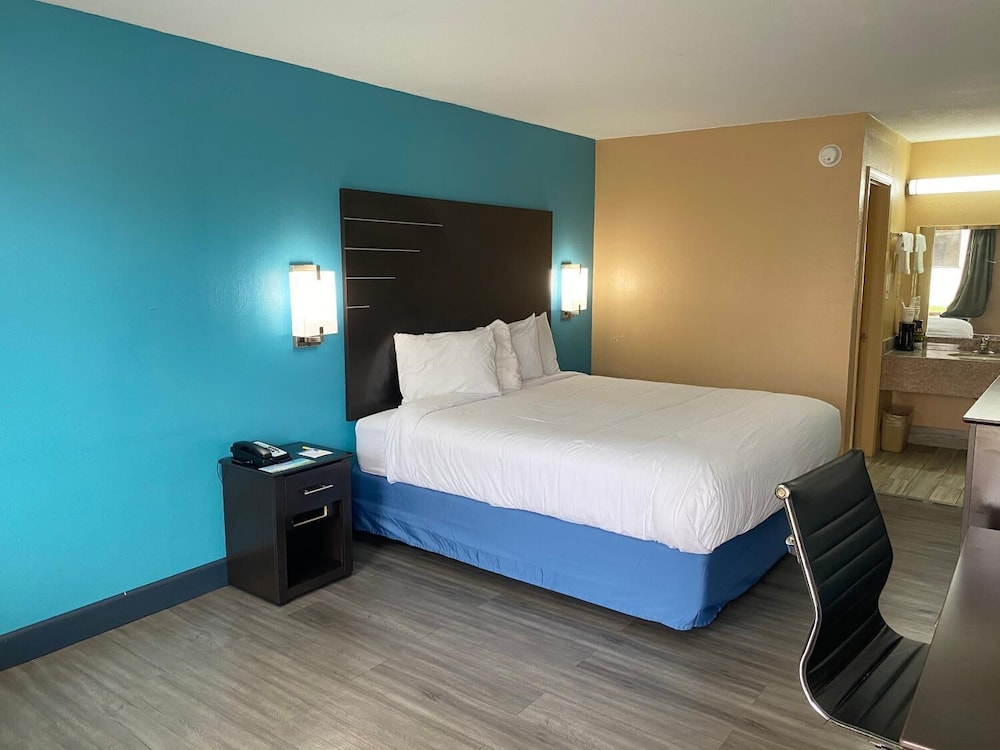 Days Inn by Wyndham Moss Point Pascagoula 3/12