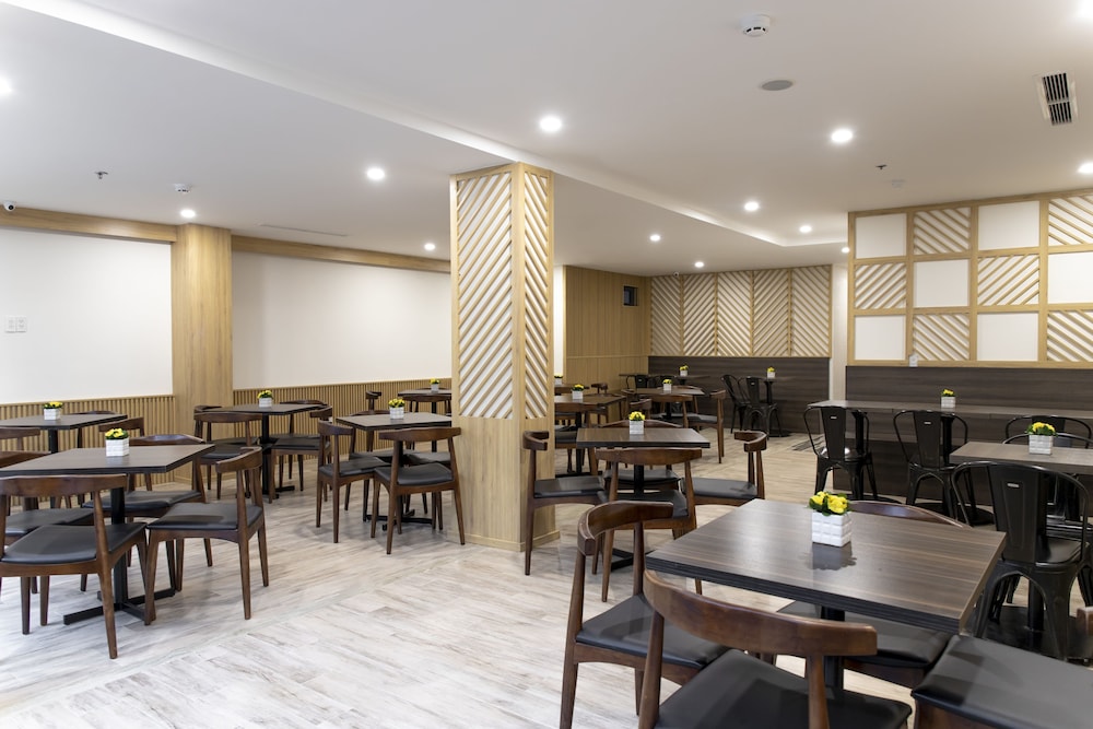 Seven Seas Hotel And Apartment 51/61