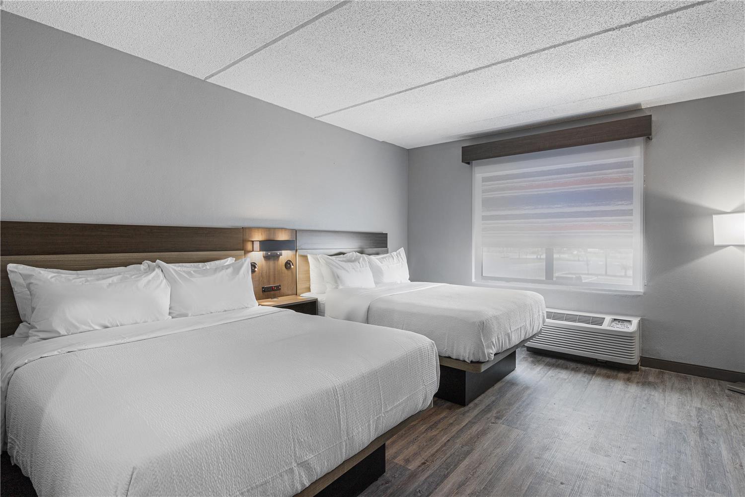 Suite, 2 Queen Beds, Sofa