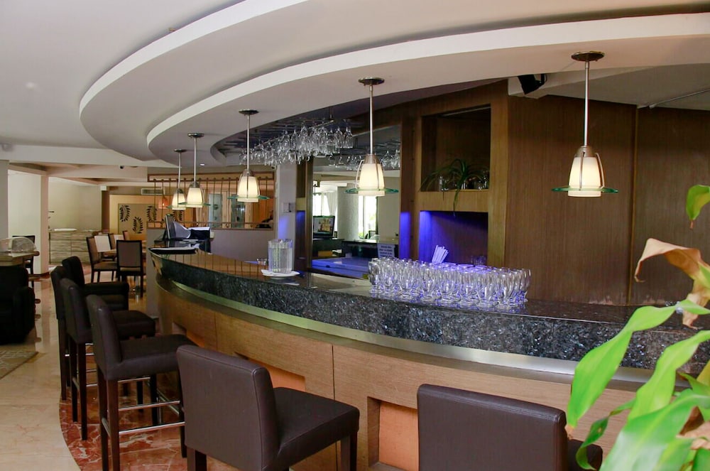 Country International Hotel 7/55
