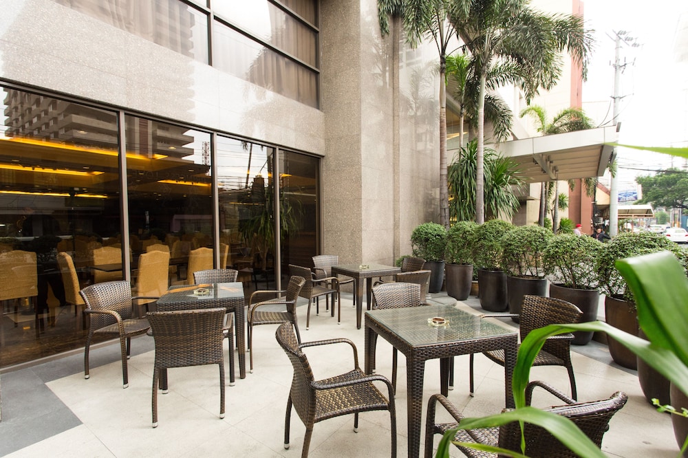 Armada Hotel Manila 40/49
