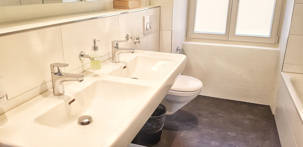 Easy Living Business Apartments 26/27