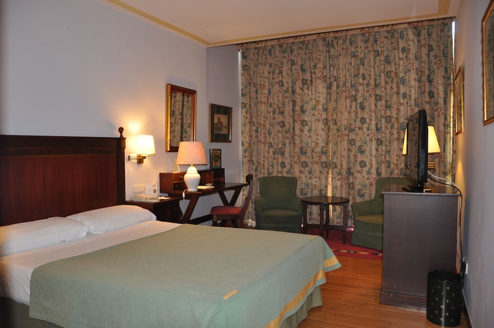Parador de Gijon 12/50