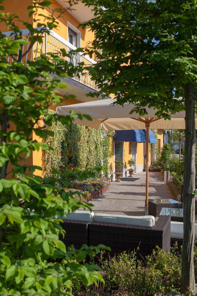 Bardolino Hotel 35/41