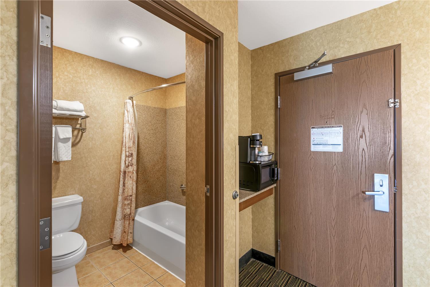 Best Western Plus Kelly Inn and Suites 54/57