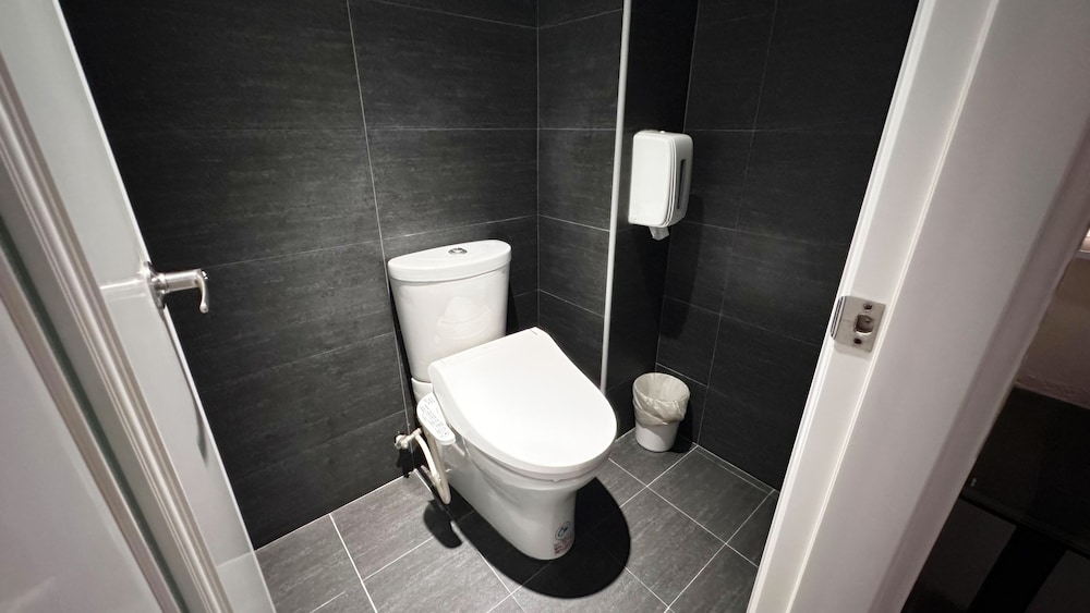 Kiwi Express Hotel-Taichung Station Branch Ii 59/60
