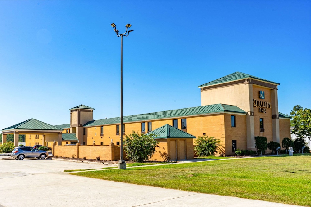 Quality Inn Whiteville North 5/37