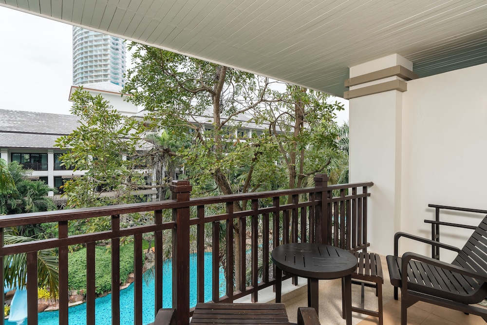 Ravindra Beach Resort and Spa 59/76