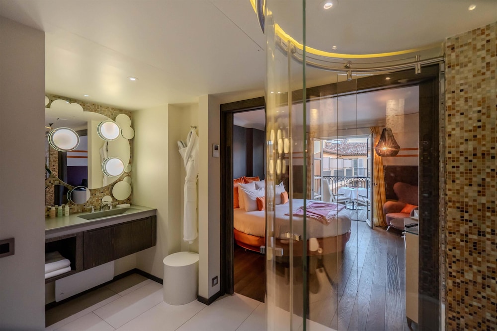 Room, Round Bed, Queen Bed, Patio, Terrace، Paris Saint Tropez 4/4