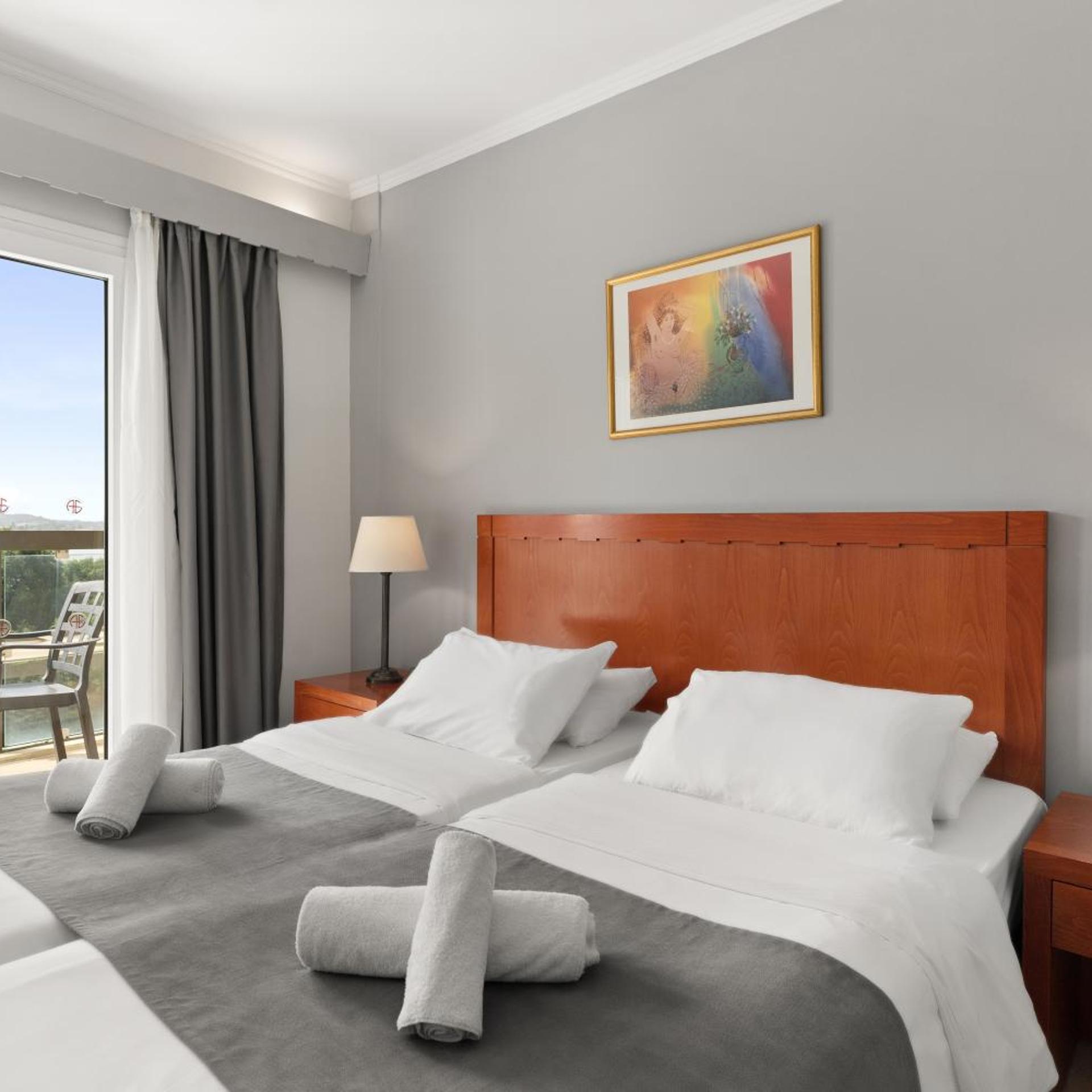 Double Room Mountain View or Pool View