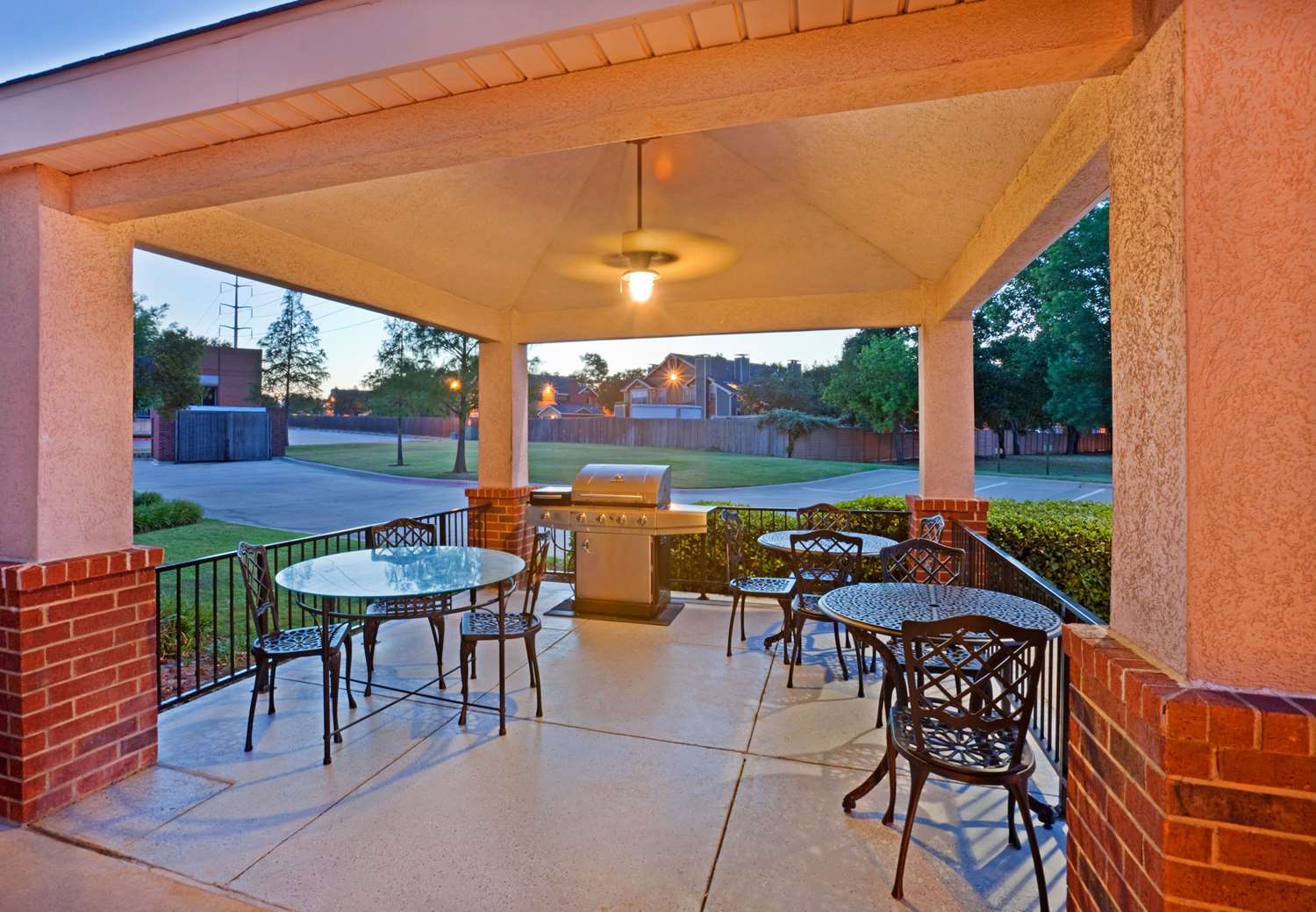 Sonesta Simply Suites Arlington 8/13