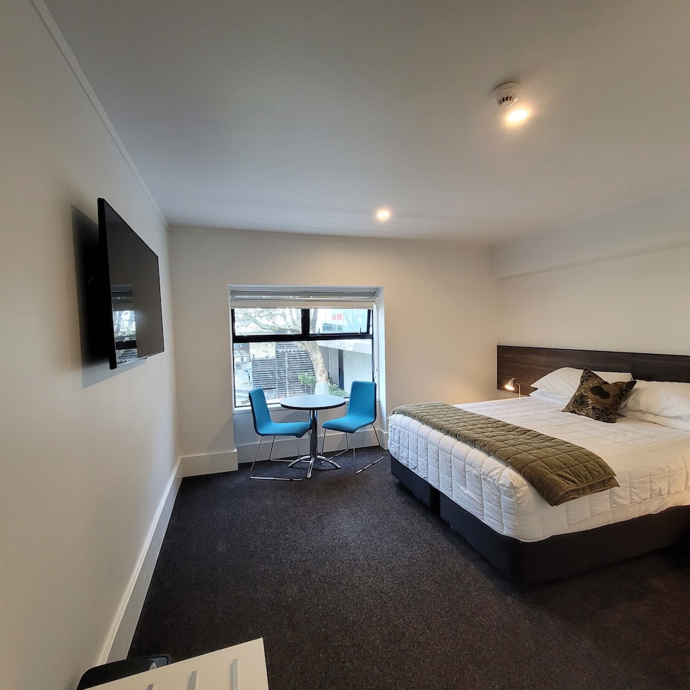 DELUXE, STUDIO, KING BED