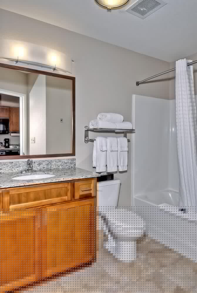 Candlewood Suites Burlington 16/33