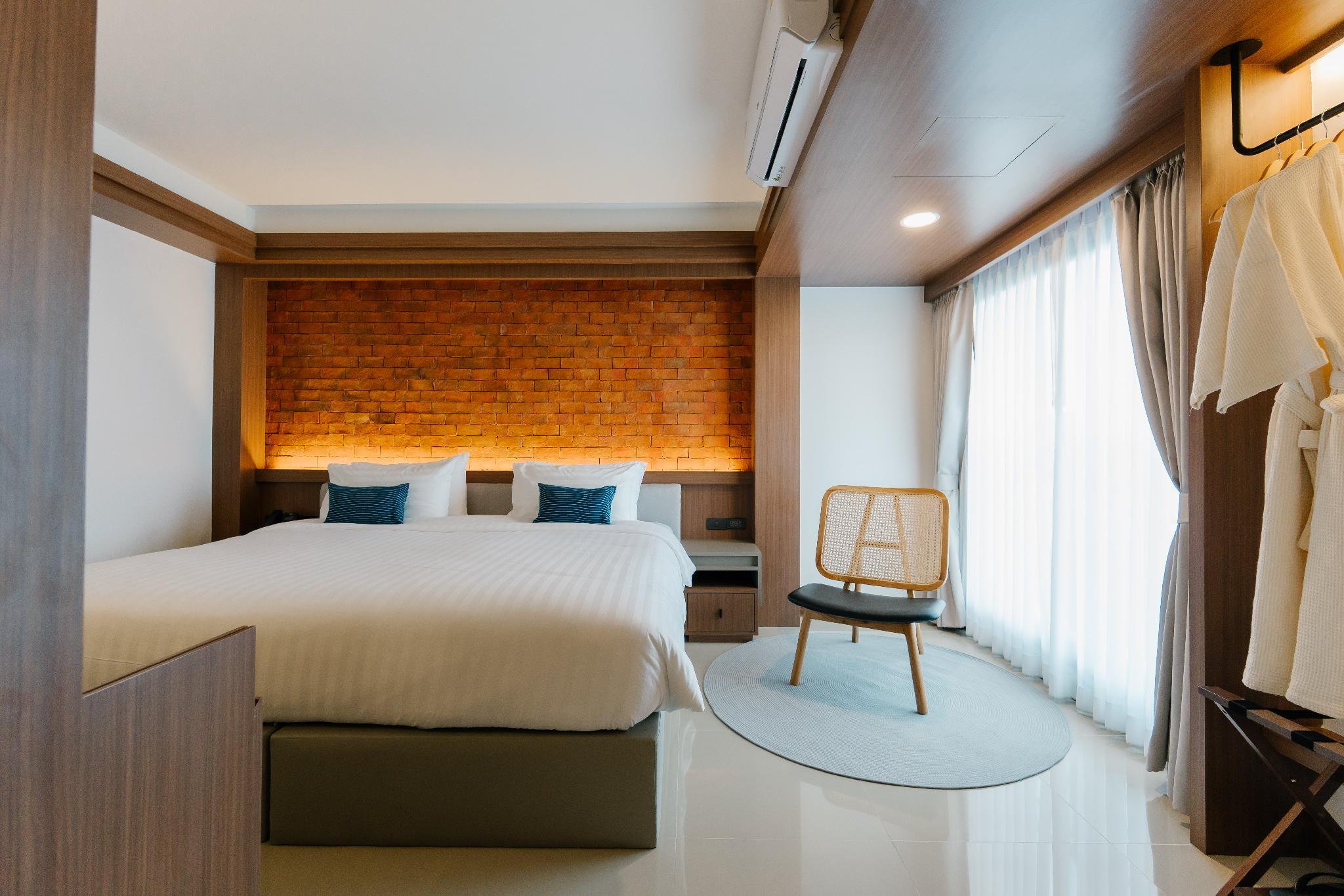 Heritage, Suite, King Bed, with View
