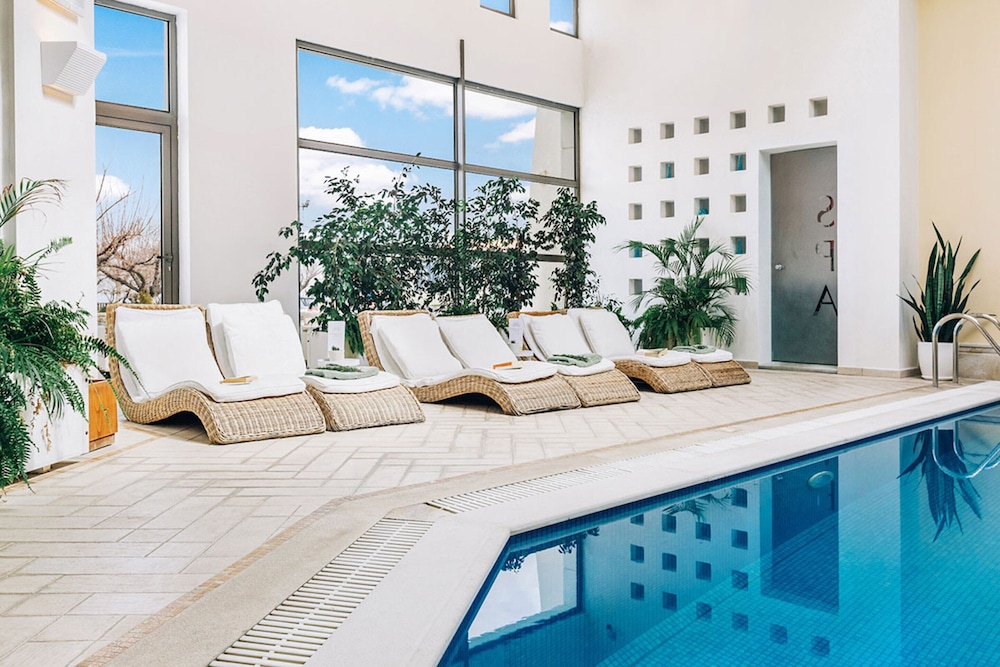 Delina Mountain Spa Resort 3/86