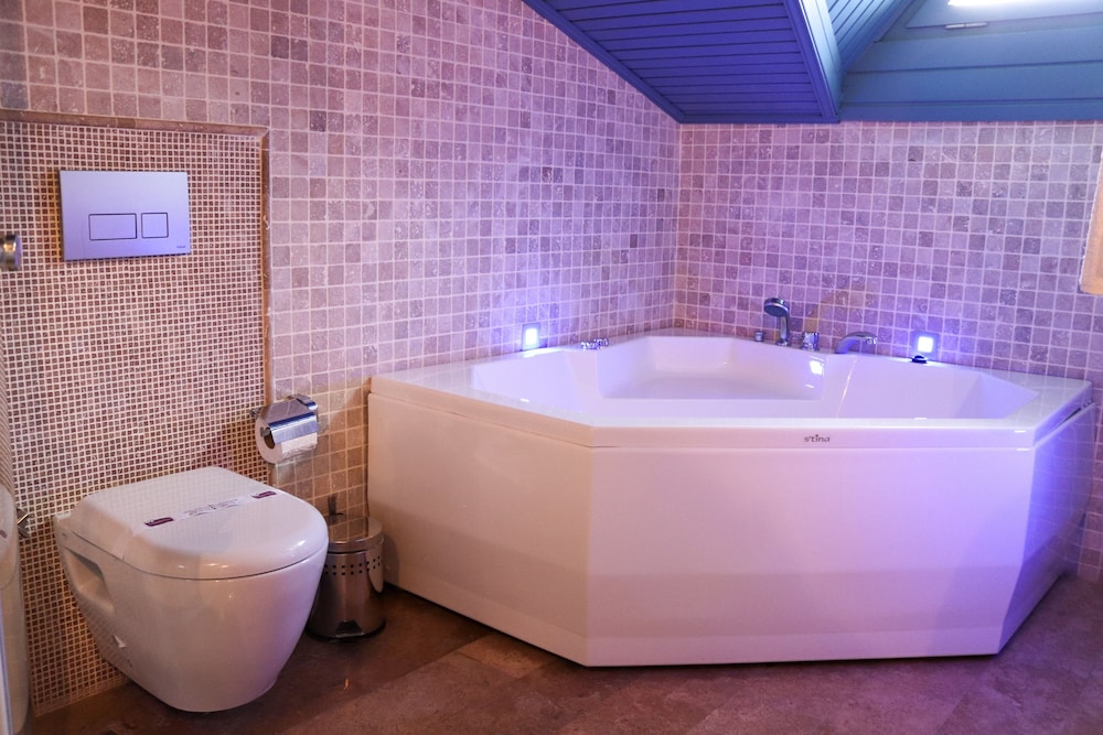Cunda Rota Hotel 48/50
