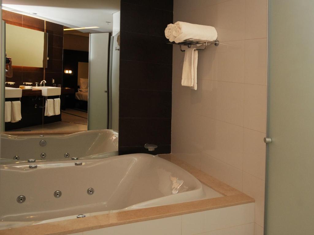 غرفة تنفيذية بسرير مزدوج أو سريرين منفصلين، Del Bono Park Spa Casino 2/2