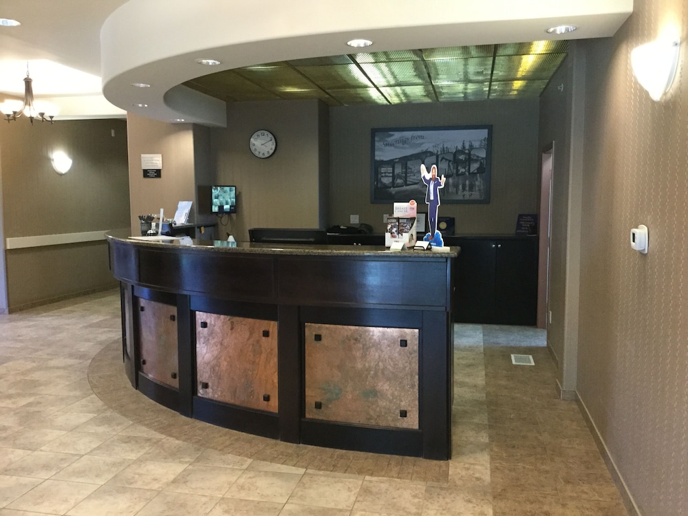 Super 8 by Wyndham Edson 8/25